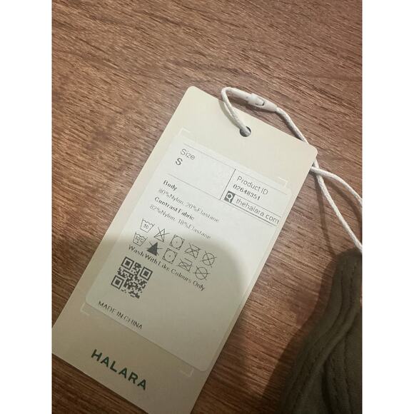 Halara NWT Sz S Sports Bra Strappy Green Athletic Wear Supportive - Picture 3 of 4